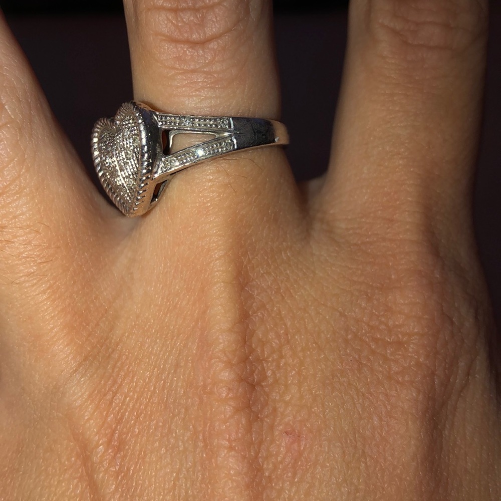 Silver ring - Picture 2 of 2